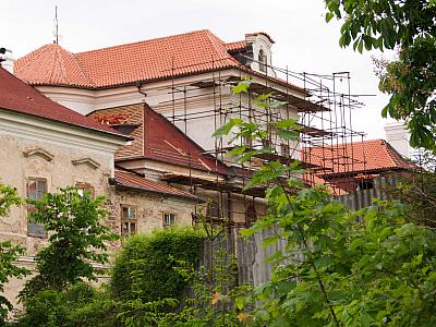 Jižní fasáda - digitalizace rekonstrukce památky, zdroj: Zámek Týnec (5/25)
