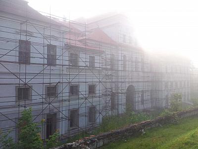 Jižní fasáda - digitalizace rekonstrukce památky, zdroj: Zámek Týnec (6/25)